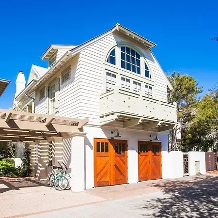 Villa Benoit Carriage House